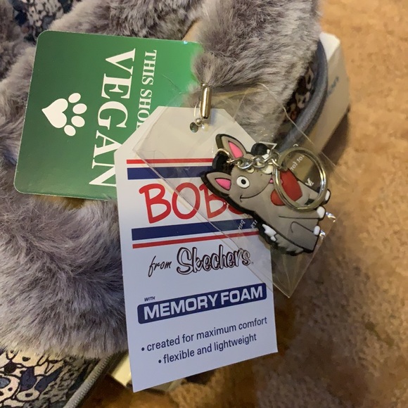 NWT Bob’s Skechers Memory Foam Woof Lounge *BENEFITS ANIMALS* - Picture 7 of 12